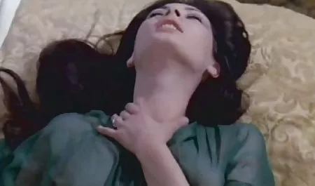 آشلی داستان تصویری ضربدری