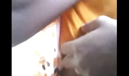 مادر شهوانی ضربدری بزرگ خروس سیاه می خورد