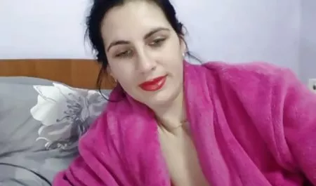 دستکش لاستیکی شیردوشی داستانهای واقعی سکس ضربدری (معشوقه توهم)