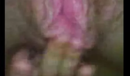 دیک من را داستانهای سکسی ضربدری محارم در دهان مادربزرگ سیاه قدیمی اش غنیمت چربی قرار داده ام