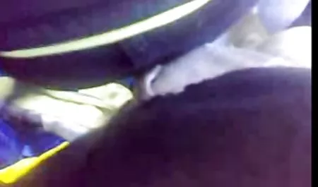 صف une grosse au fond de la gorge pour cette MILF کون ضربدری fr