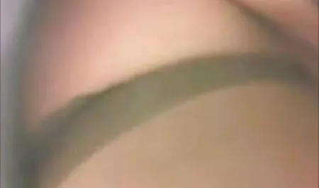 دختر Geeky ایمو emo در تمام داستانهای ضربدری خانوادگی سوراخ ها لعنتی
