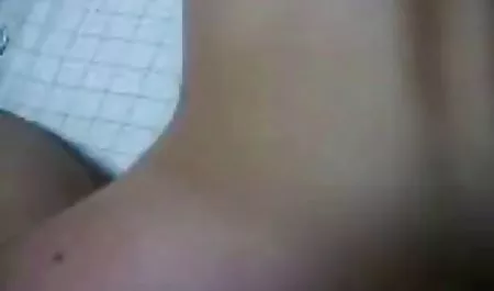 sluts بریتانیا در یک سه داستانهای سکسی ضربدری نفری FFM تند و سریع لعنتی