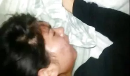تقلب داستانهای سکسی تصویری ضربدری مامان از طریق تلفن (دوربین فیلمبرداری)