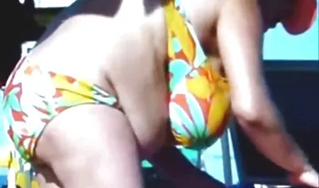 معشوقه عالی داستان سکس ضربدری شهوانی و معشوقه به خاطر برخورد جنسی برده می شود