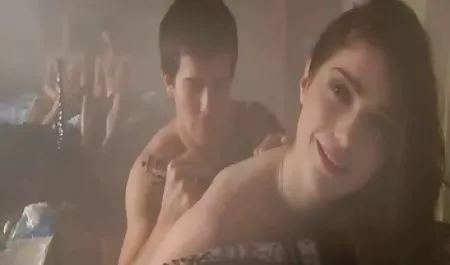 چارلی Z MILF می خواهد تمام توله های شما را با توجه به خود جلب داستان خانوادگی ضربدری کند